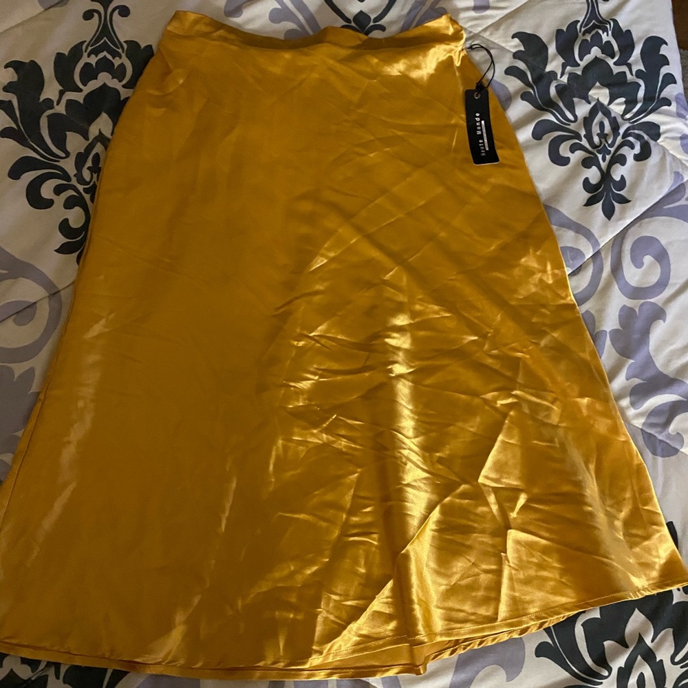 Gold skirt
